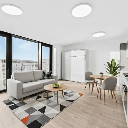 Apartment Cozy Penthouse With Balcony & Parking