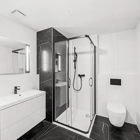 Cozy Penthouse With Balcony & Parking Apartment