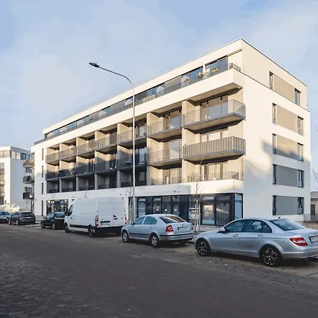 Apartment Cozy Penthouse With Balcony & Parking Plzen