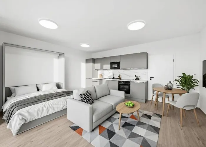 Cozy Penthouse With Balcony & Parking Apartmán